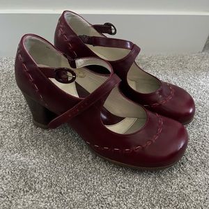 Fluevog Operetta Malibran, Size 9, Red, Criss-crossed Marry Jane heel. 2.5” heel